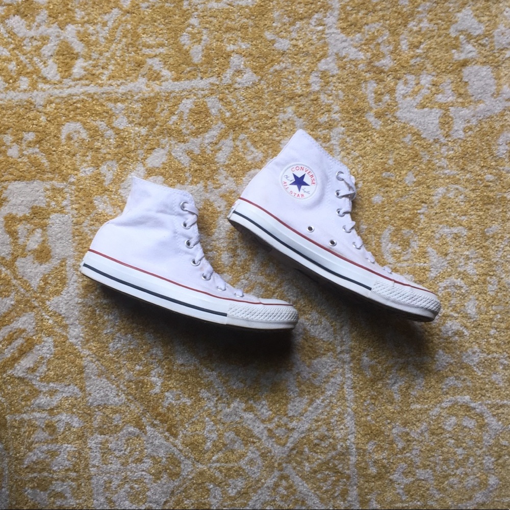 High top white converse women’s size 7